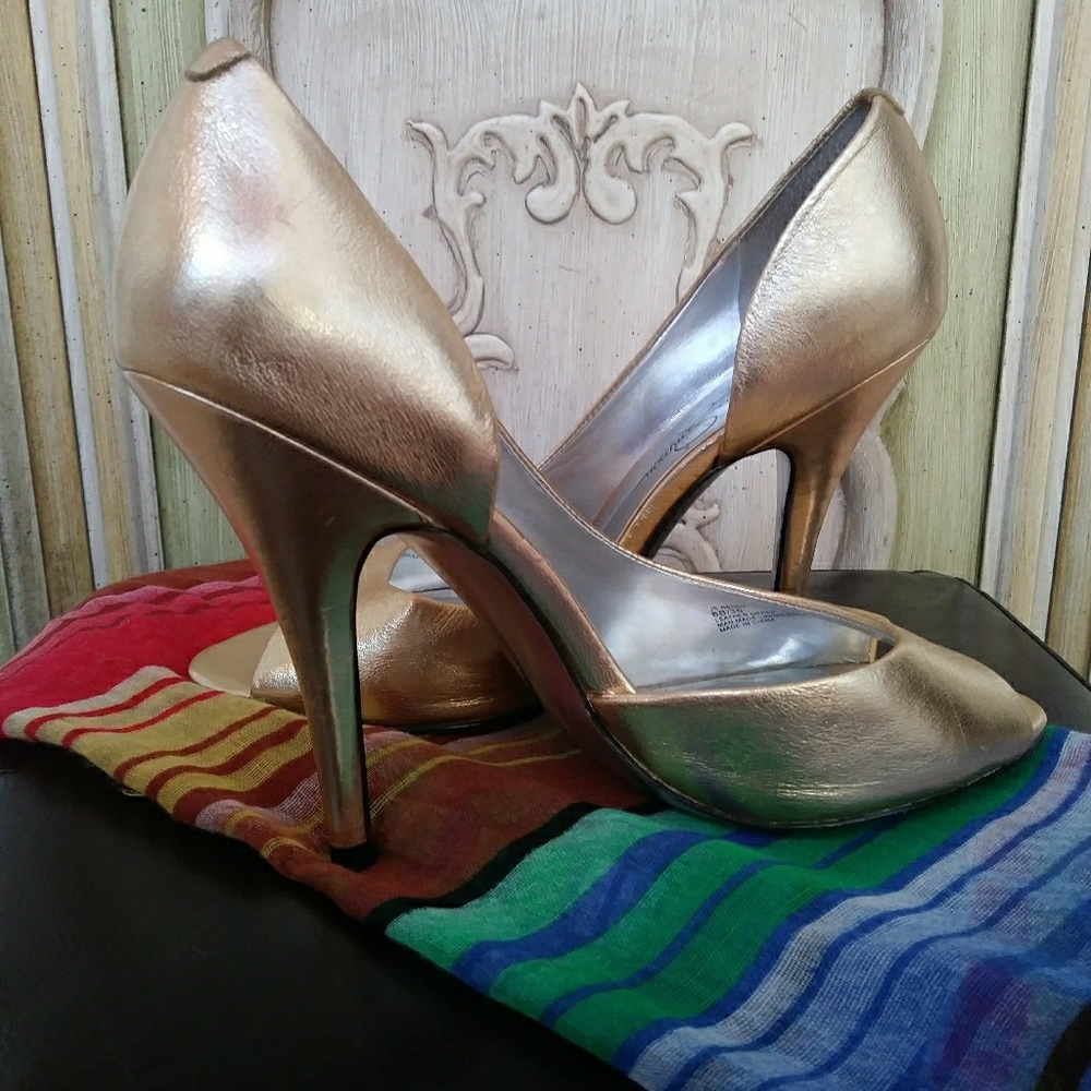 Jessica Simpson Gold Peeptoe Heels Size 6